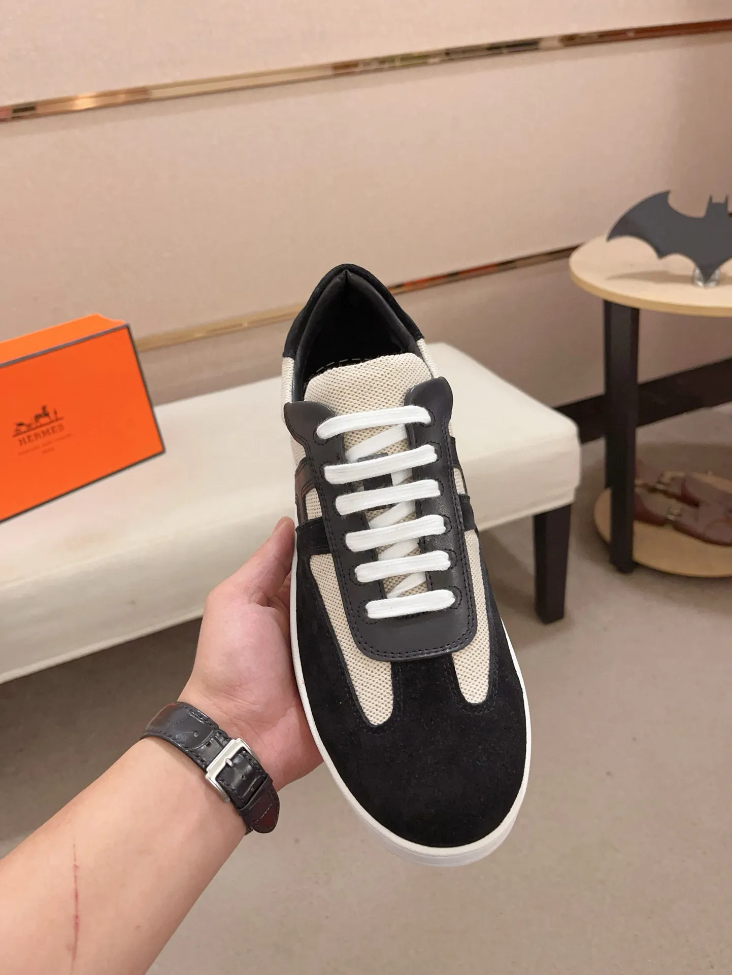 Men's clothing and shoes💰: 400💰《HERMES》【Classic Original Version】Hermès; Top 🔝 Purchasing Agency 🔍🔍Men's latest 🇺🇸 counter sales simultaneously, original ▲▲cowhide imported from Italy ▲▲Exquisite workmanship (Italian 🇮🇹Imported water-dyed 🐂cowhide lining) sole: original sole provided by the original factory, ⚠️exclusive double-layer activity·TPR·rubber·combined molded outsole; Code number: 38-44 (45/46 can be customized, non-refundable)